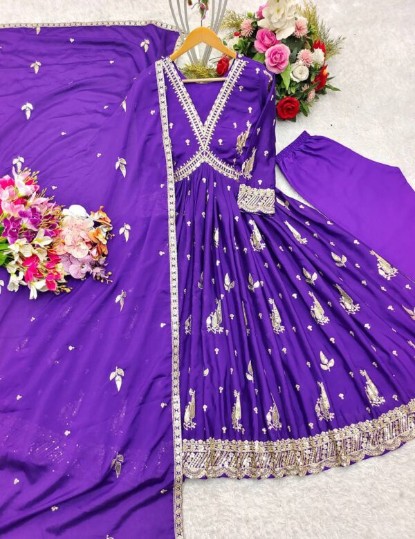 Jazz & Co. Aliya-Cut Gown Set – Elegance Redefined!