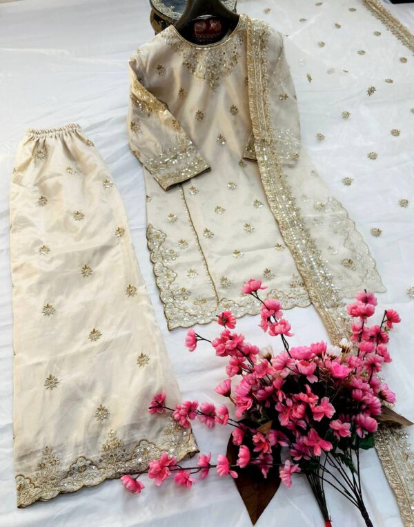 Gold Simar Silk Kurti-Plazzo Set – A Touch of Royalty! - Image 10