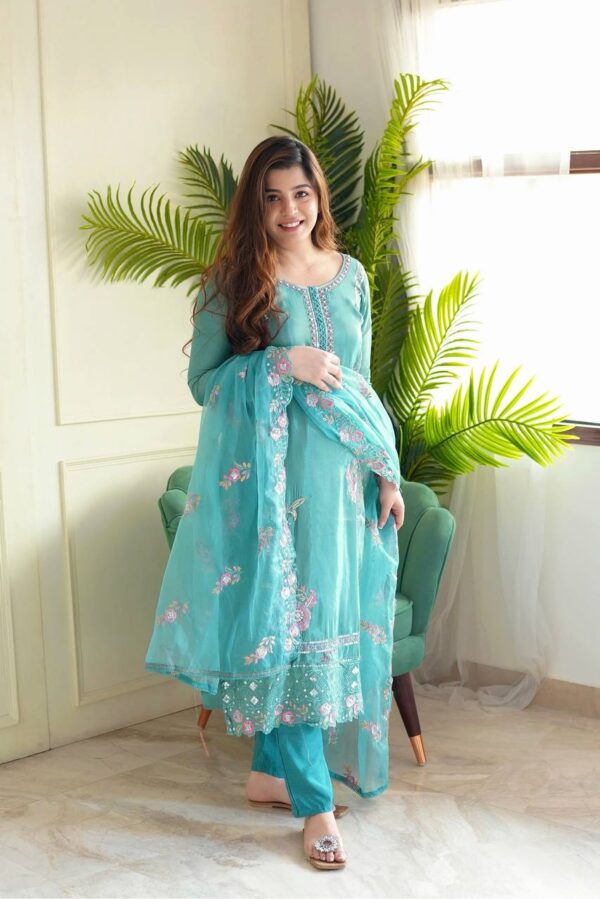 Elegant Heavy Chinon Silk Suit Set with Organza Dupatta | Jazz & Co. Closet Collection 💫 - Image 7