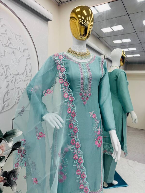 Elegant Heavy Chinon Silk Suit Set with Organza Dupatta | Jazz & Co. Closet Collection 💫 - Image 4