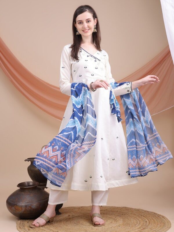 Off-White Roman Silk Embroidered Kurti Set with Digital Print Dupatta | Jazz & Co. Closet Collection - Image 4